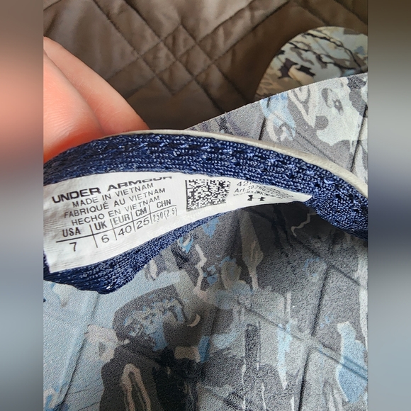 Under Armour Camo Flip Flops - Picture 3 of 3